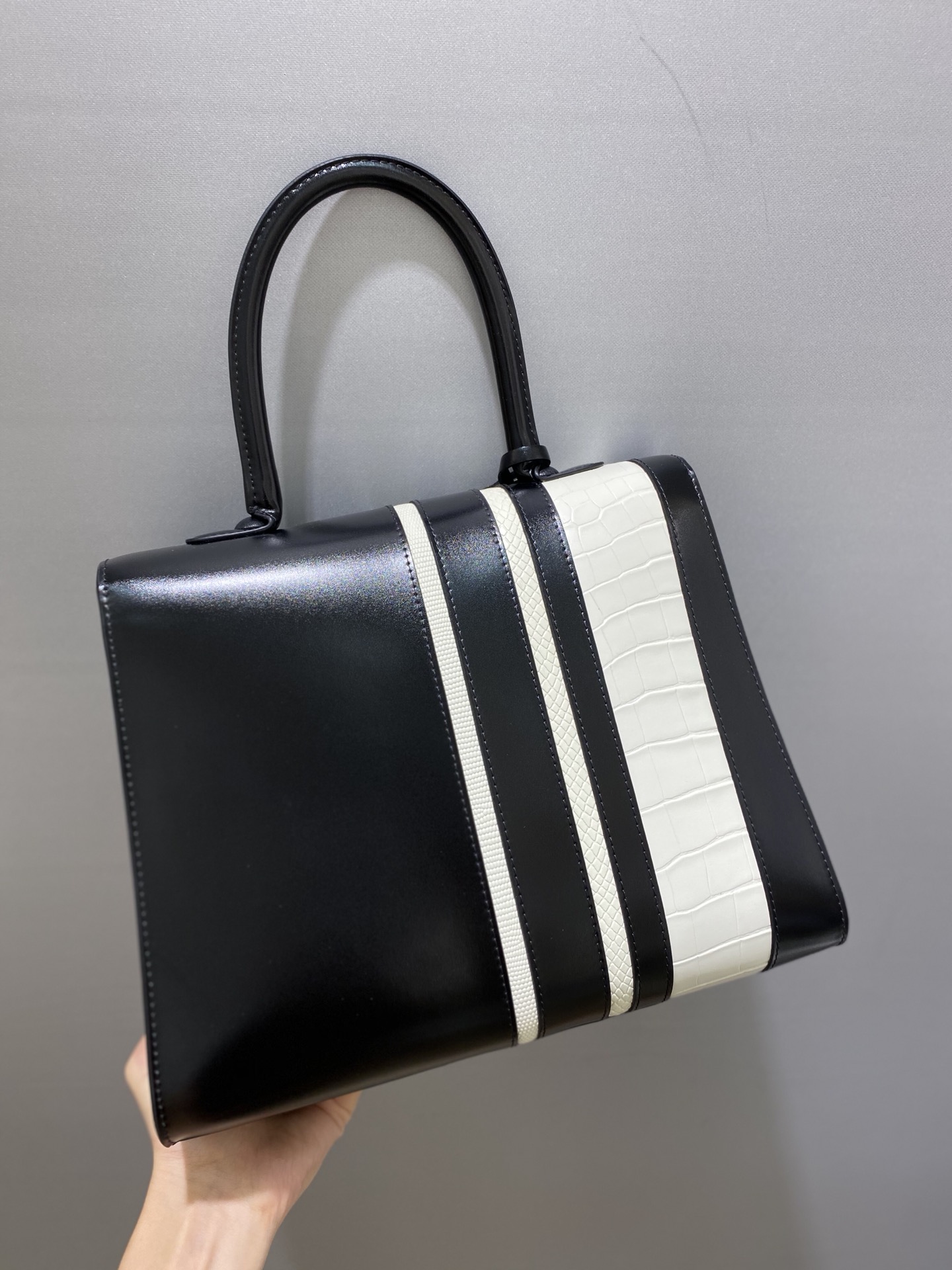 델보 브리앙 박스백 미듐